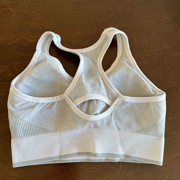 Seamless small grey Puma sports bra - Picture 3 of 5